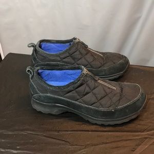 LANDS’ END Quilted Zipper Top shoe